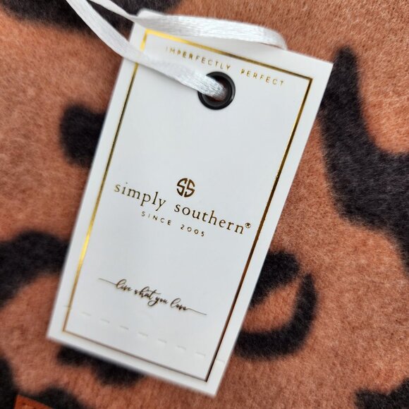 SIMPLY SOUTHERN Leopard Print Turtleneck Poncho Top With Sleeves One Size NWT - Picture 9 of 11